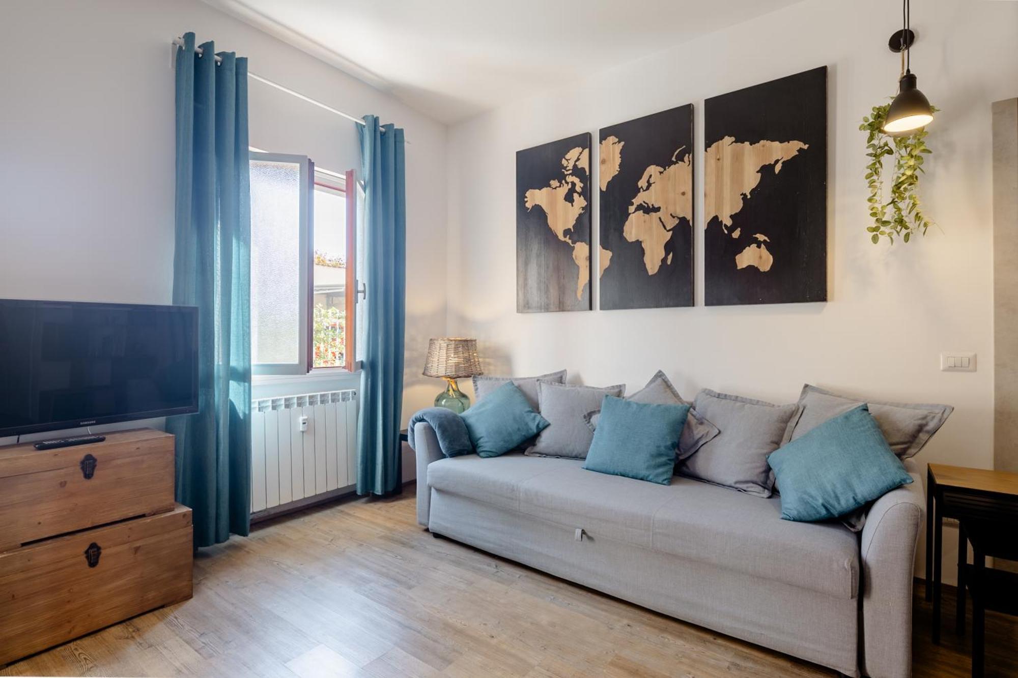 Open The Classic Wooden Shutters At A Cozy City Nest Florencja Zewnętrze zdjęcie